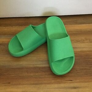 DSG Green Slide Sandals - Casual Open-Toe Slides